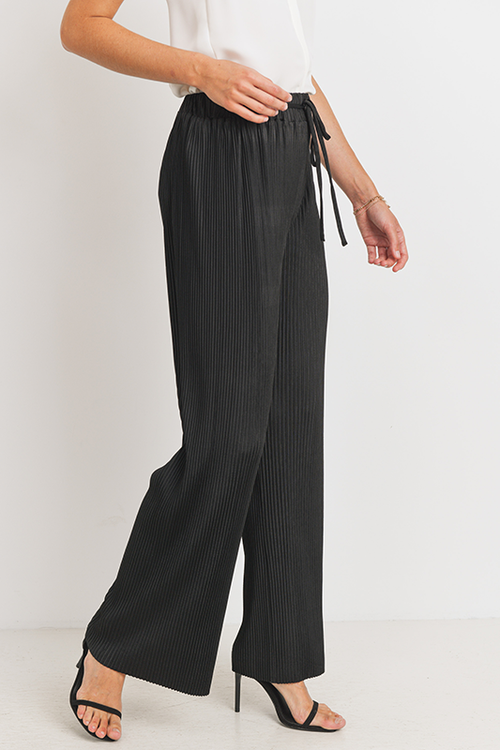 Explore Comfort in Style with Hawa Black Relaxed Pants – Zaynoona