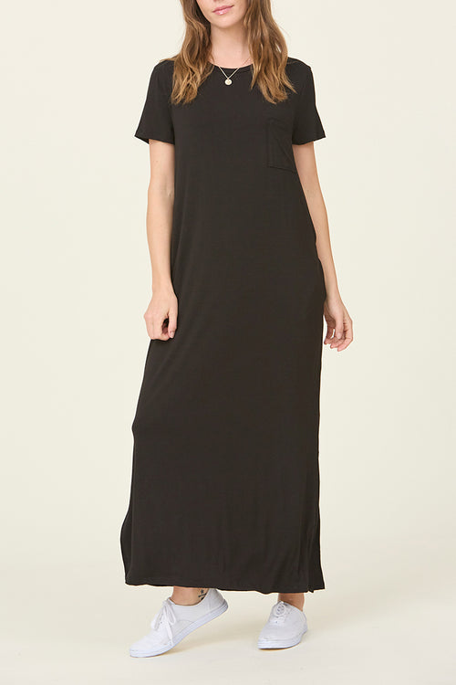 Classy and Elegant T-Shirt Maxi Dresses at Zaynoona Classy and Elegant T-Shirt Maxi Dresses at Zaynoona